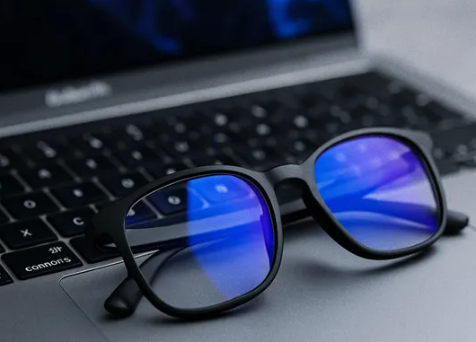 yMCc15iRDpdekmmRGCA4BKS4IyE7Xq5soUSHBvE8 چگونه بهترین عدسی عینک را انتخاب کنیم؟